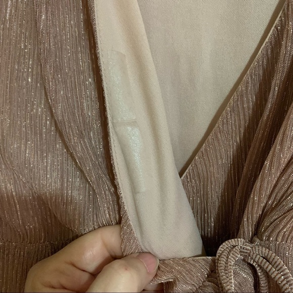 All in Favor Mauve Metallic Shimmering V-Neck Long Sleeve Dress. Size Small - Picture 14 of 14
